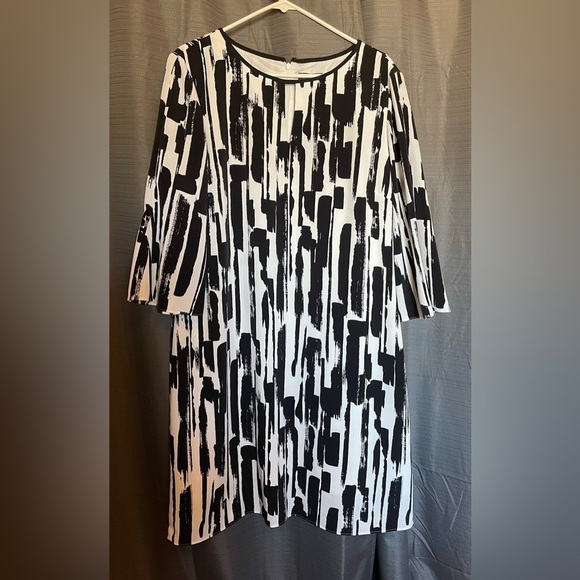 Tahari Arthur S Levine shift dress (belt not included) - Picture 2 of 6